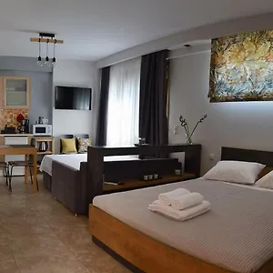 Quiet Urban With Private Backyard Θεσσαλονίκη